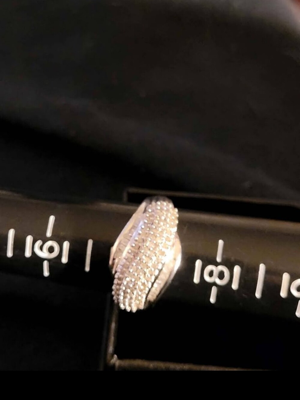 Diamond Ring - Picture 9 of 10